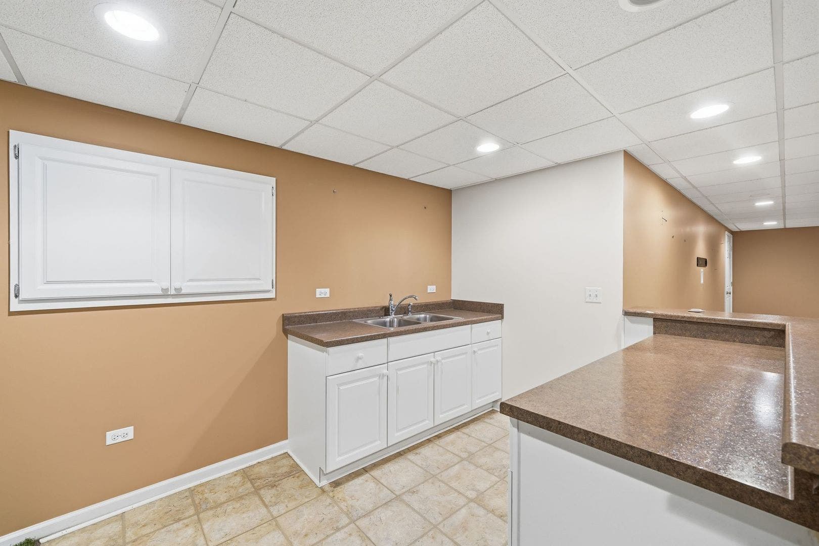 1944 School House Lane, Aurora, IL 60506 1944 School House Lane, Aurora, IL 60506