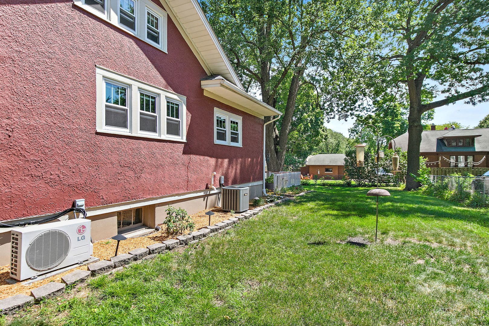 909 Augusta Avenue, Elgin, IL 60120