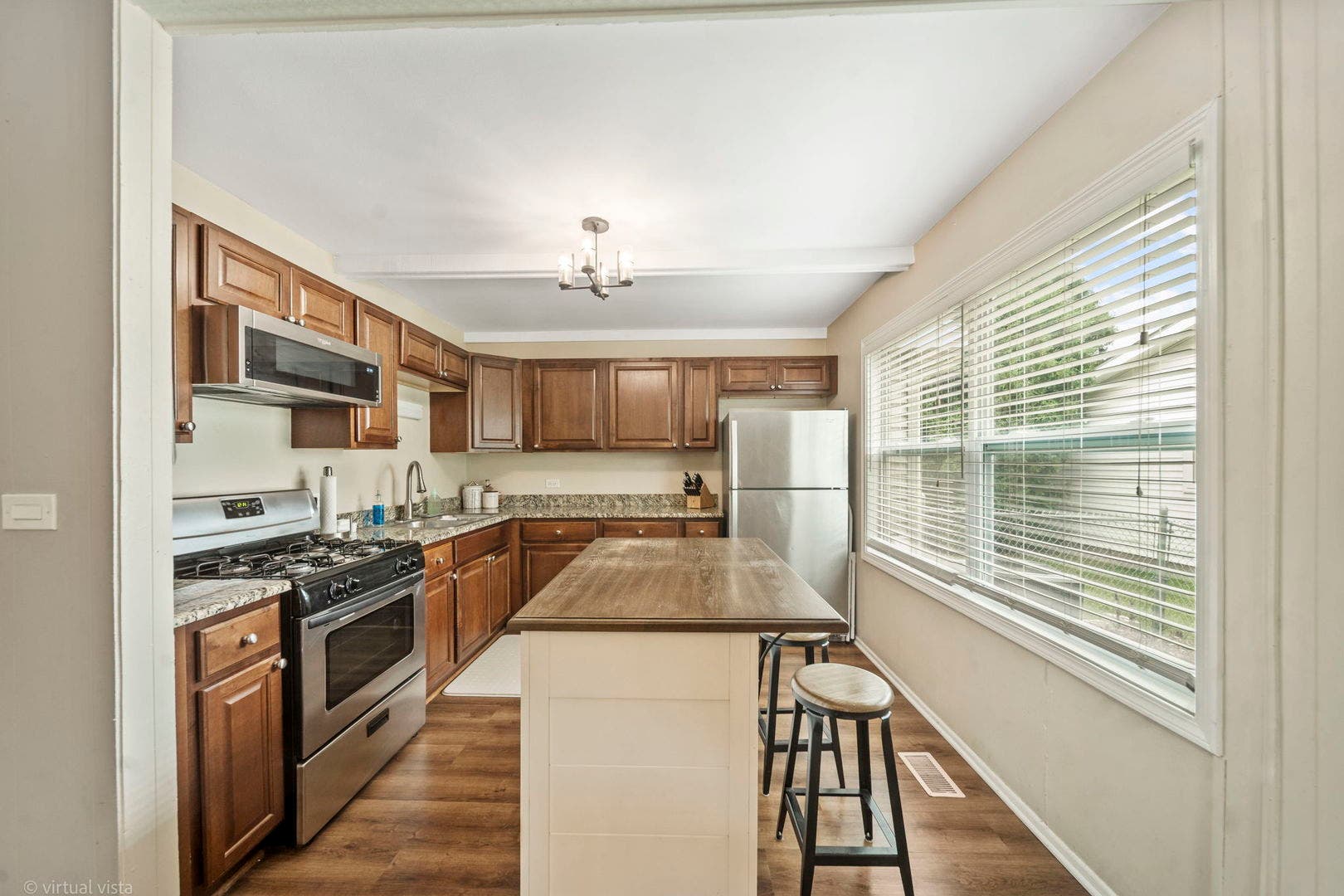 213 Lexington Drive, Bolingbrook, IL 60440