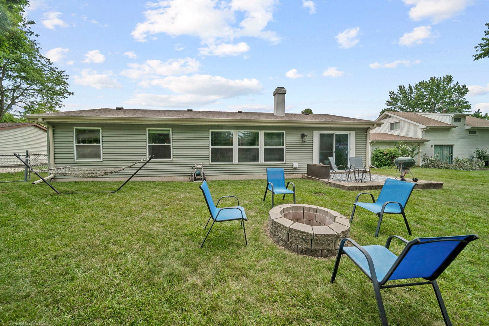 213 Lexington Drive, Bolingbrook, IL 60440