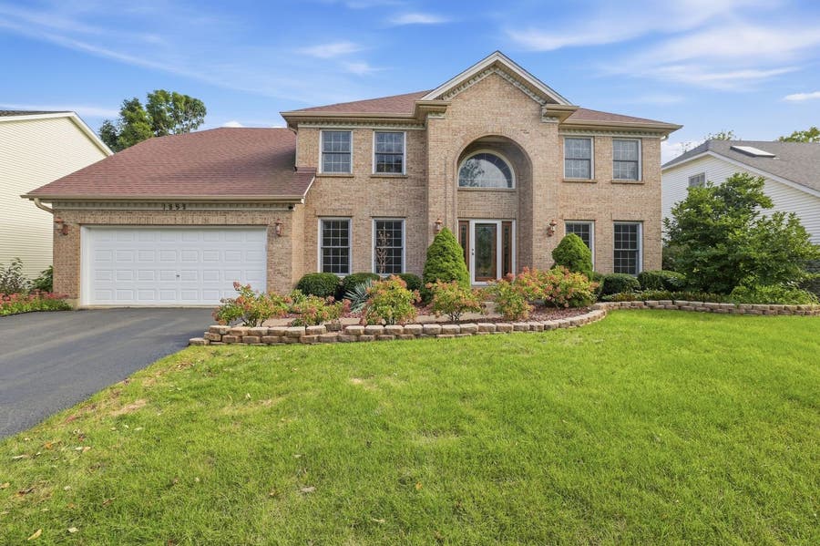 Property photo for 1892 Marne Road, Bolingbrook, IL