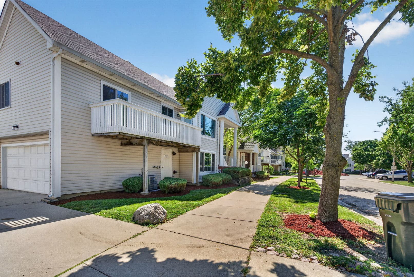 320 Fieldstone Court, #320, Bolingbrook, IL 60440 320 Fieldstone Court, #320, Bolingbrook, IL 60440