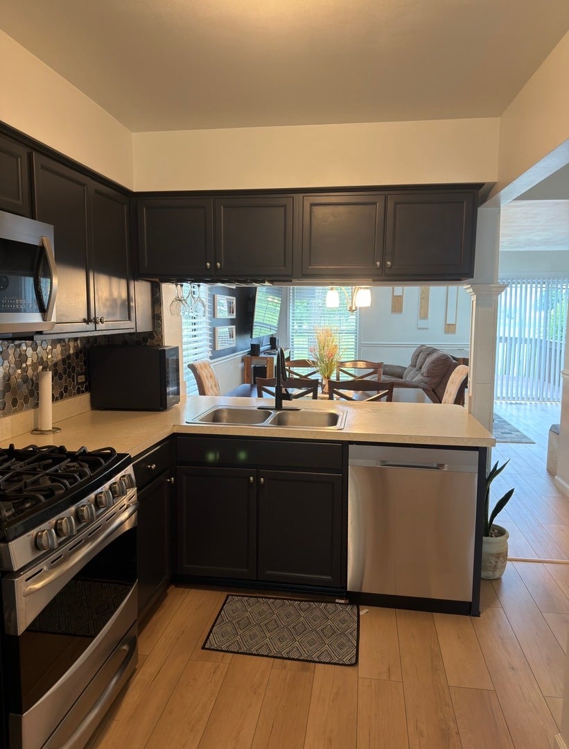 1698 Pebble Beach Circle, Elgin, IL 60123 1698 Pebble Beach Circle, Elgin, IL 60123