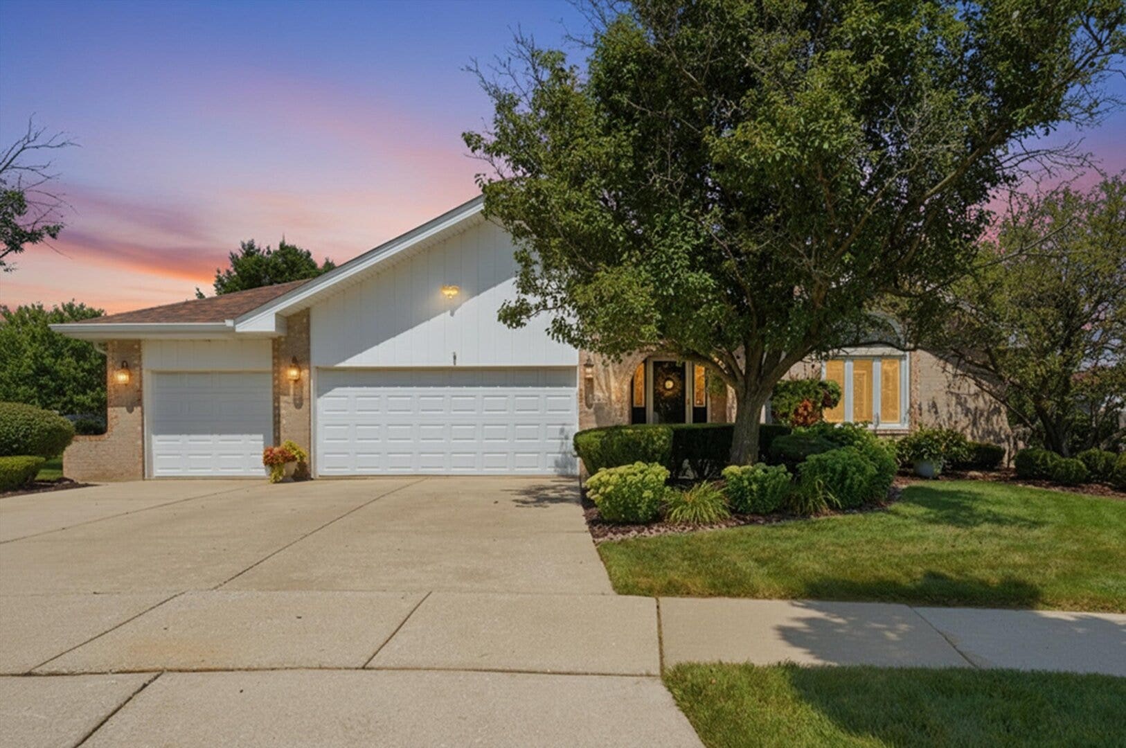 17646 Crestview Court, Orland Park, IL 60467