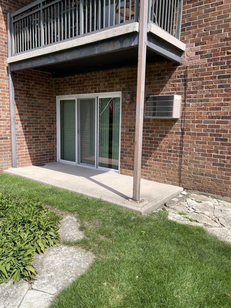 4039 Saratoga Avenue, #C101, Downers Grove, IL 60515 4039 Saratoga Avenue, #C101, Downers Grove, IL 60515