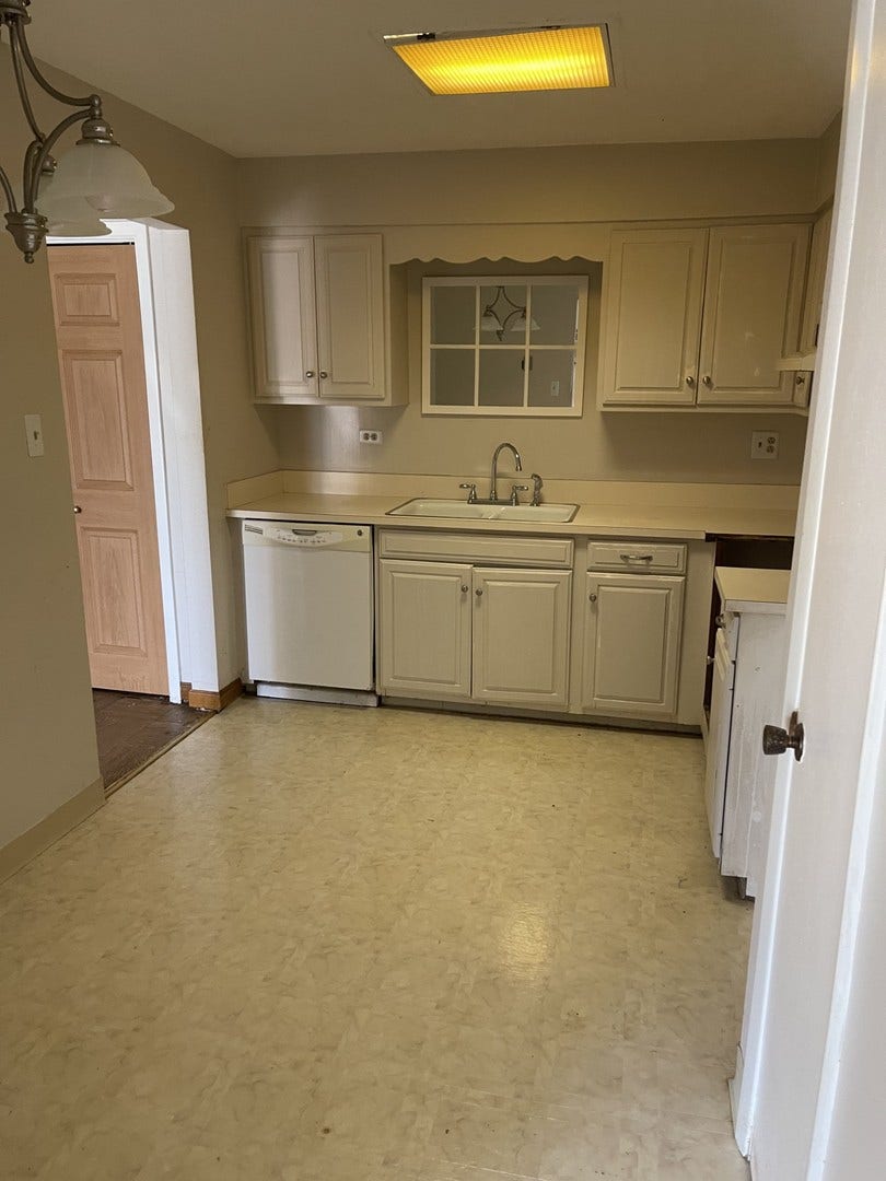 4039 Saratoga Avenue, #C101, Downers Grove, IL 60515 4039 Saratoga Avenue, #C101, Downers Grove, IL 60515