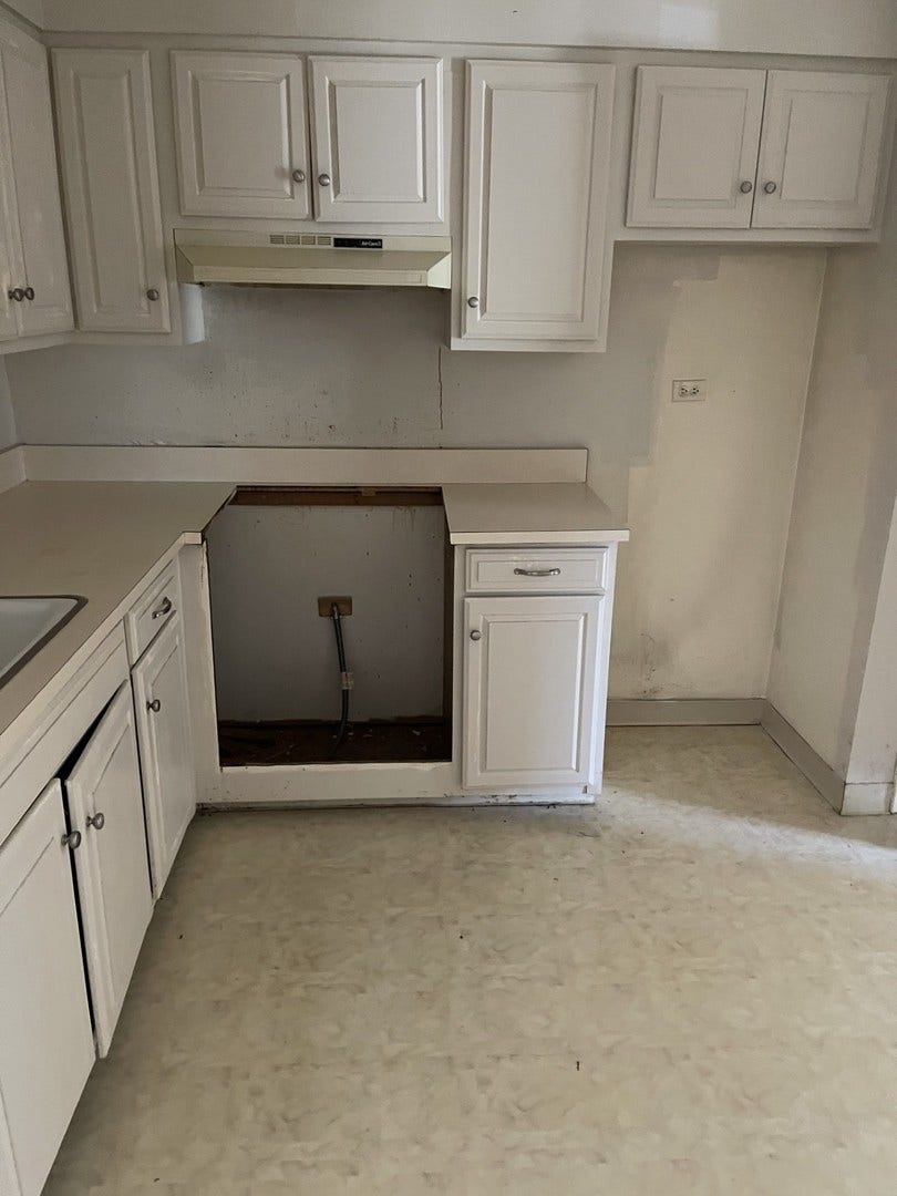4039 Saratoga Avenue, #C101, Downers Grove, IL 60515 4039 Saratoga Avenue, #C101, Downers Grove, IL 60515