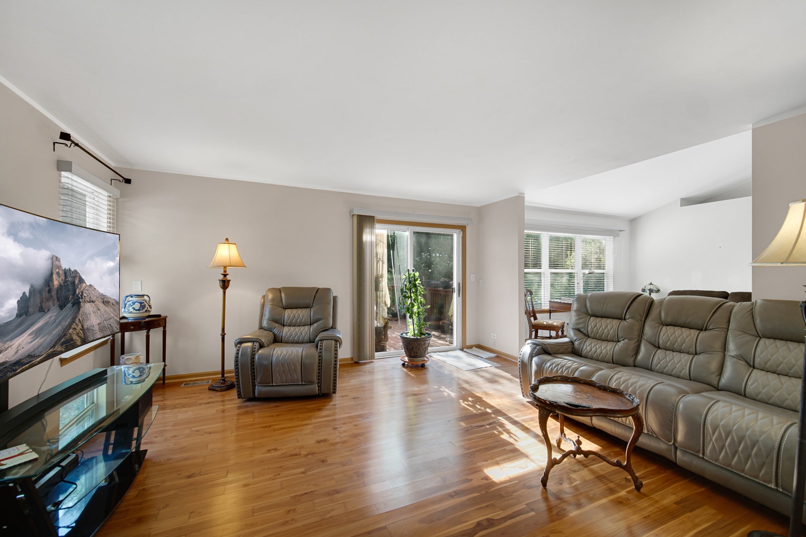 2080 Stephen Street, Aurora, IL 60502 2080 Stephen Street, Aurora, IL 60502