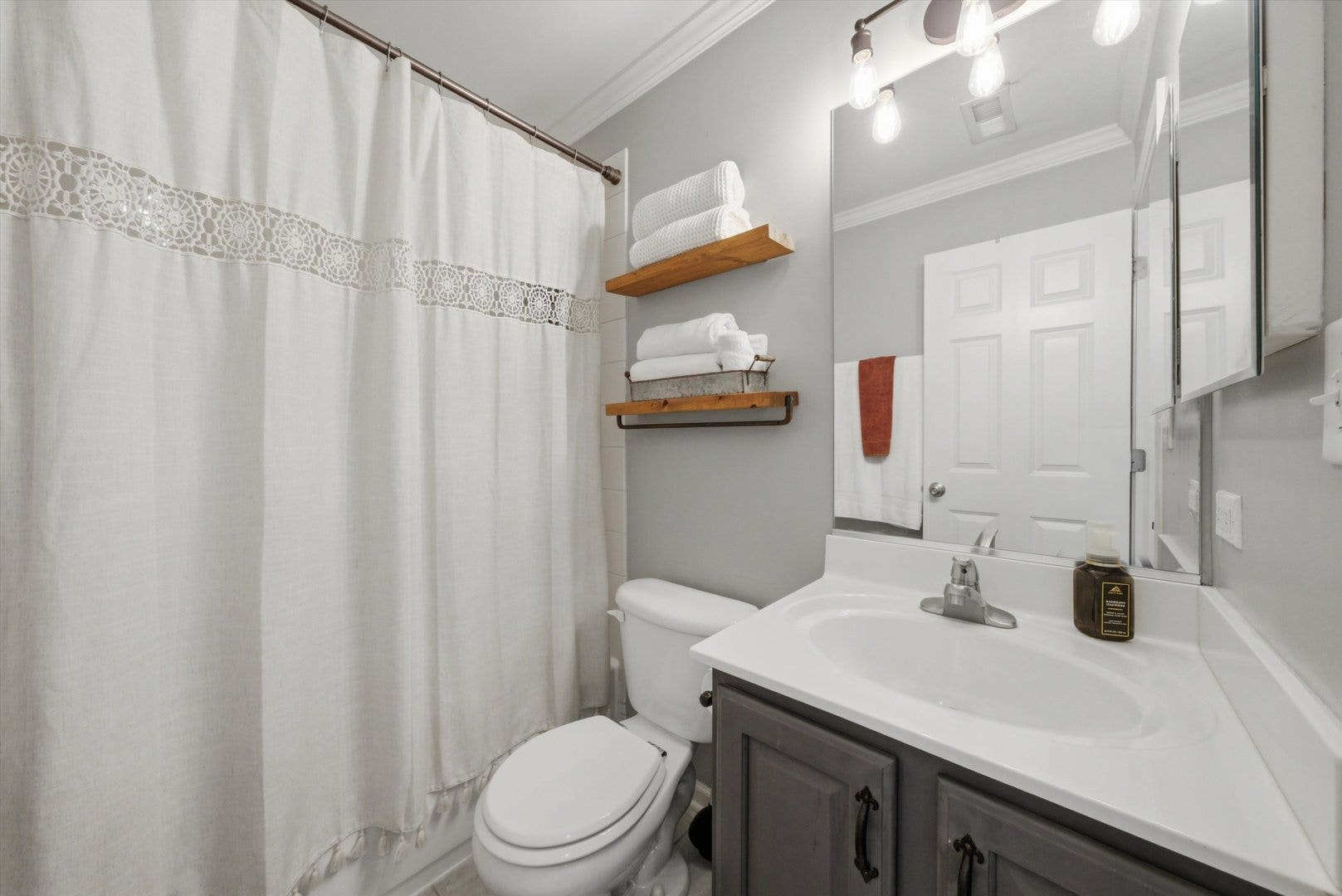 2353 Georgetown Circle, Aurora, IL 60503 2353 Georgetown Circle, Aurora, IL 60503