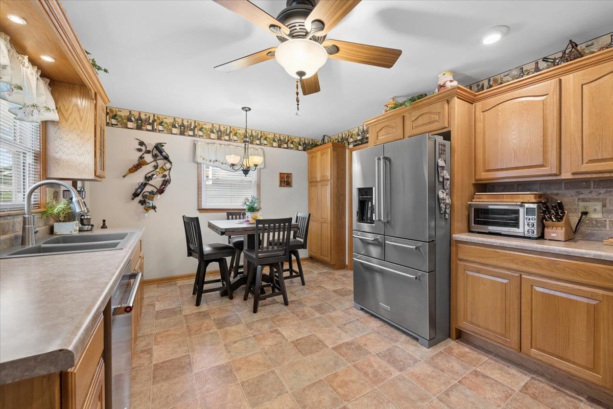104 Sunset Strip, Joliet, IL 60435