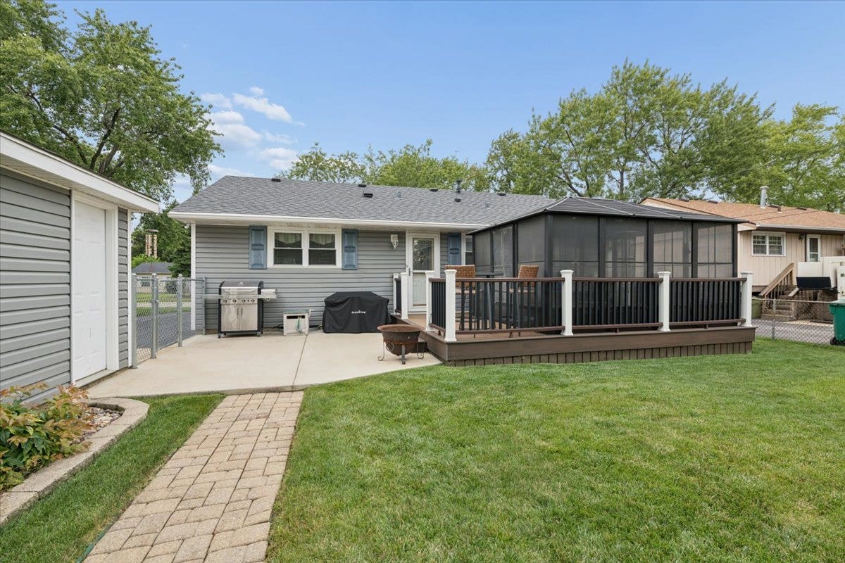 104 Sunset Strip, Joliet, IL 60435