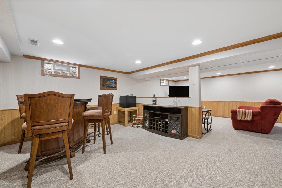 104 Sunset Strip, Joliet, IL 60435