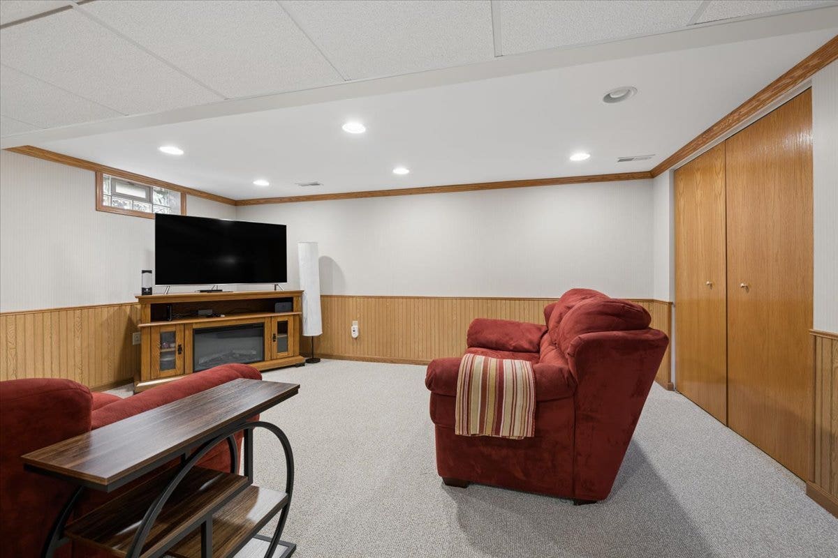 104 Sunset Strip, Joliet, IL 60435