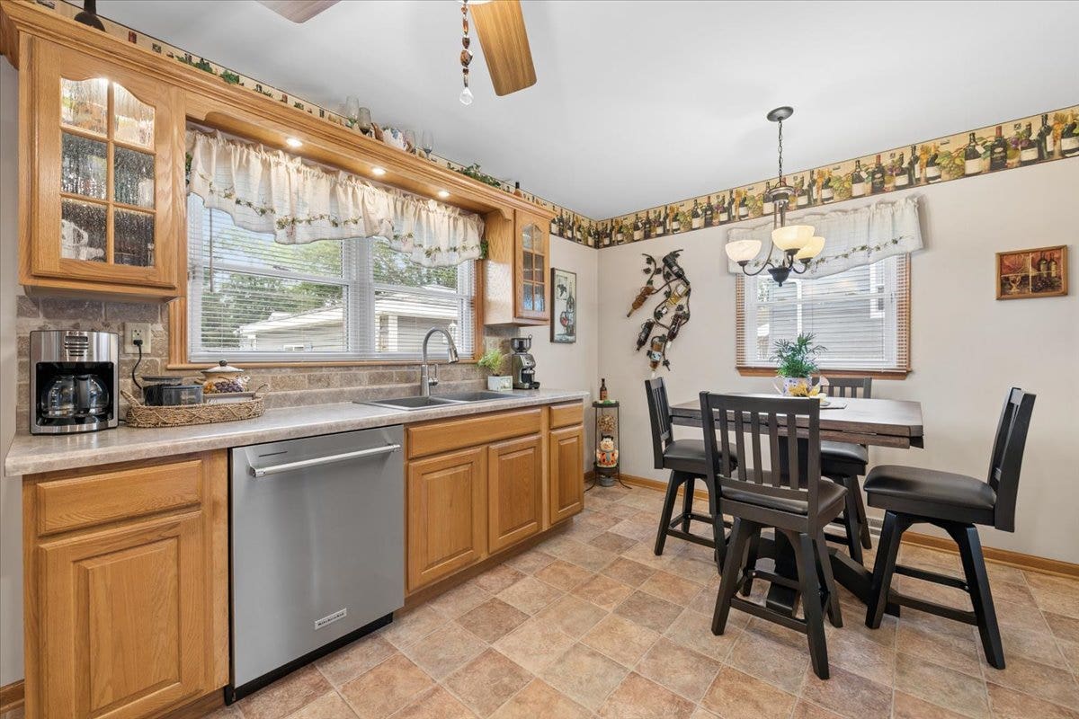 104 Sunset Strip, Joliet, IL 60435