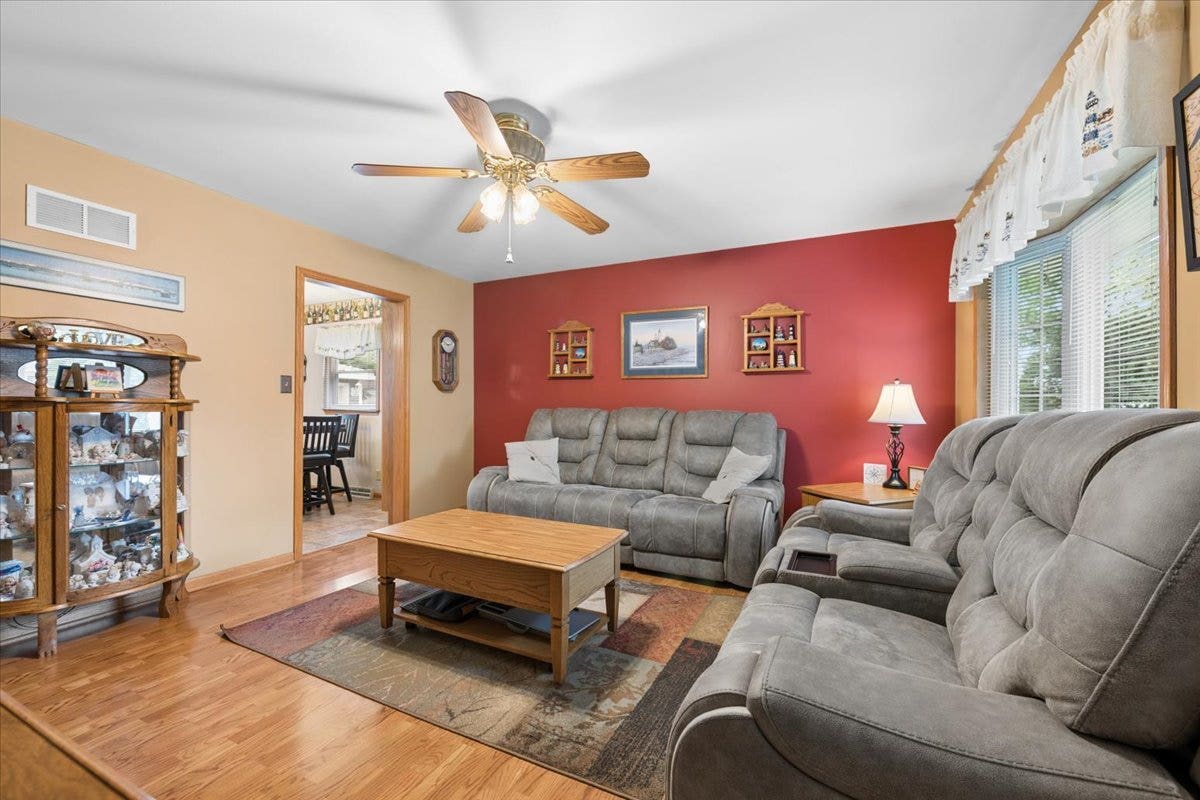 104 Sunset Strip, Joliet, IL 60435