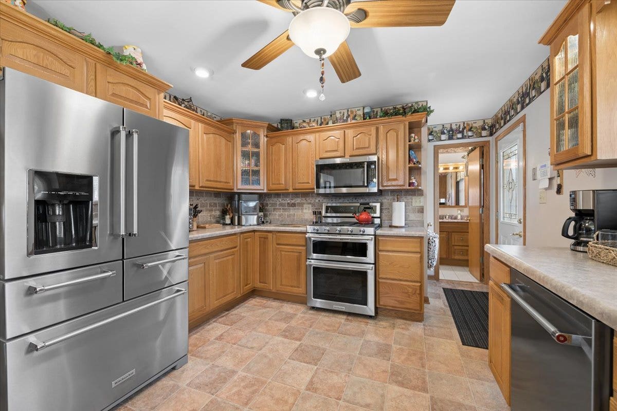 104 Sunset Strip, Joliet, IL 60435