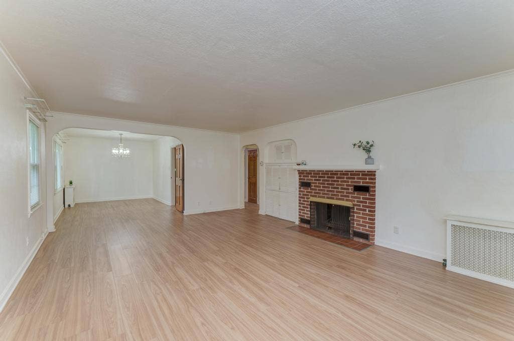 2425 Commonwealth Avenue, Joliet, IL 60435 2425 Commonwealth Avenue, Joliet, IL 60435