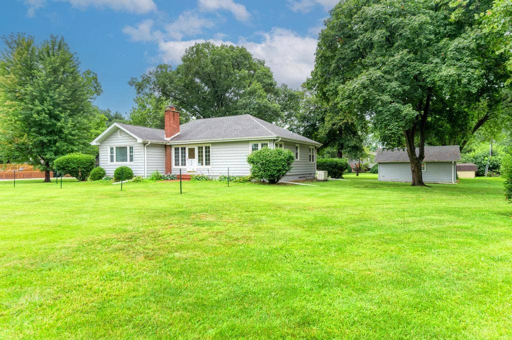 2425 Commonwealth Avenue, Joliet, IL 60435 2425 Commonwealth Avenue, Joliet, IL 60435
