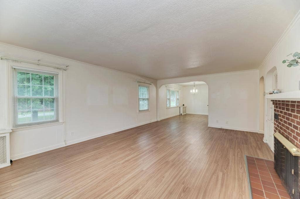 2425 Commonwealth Avenue, Joliet, IL 60435 2425 Commonwealth Avenue, Joliet, IL 60435