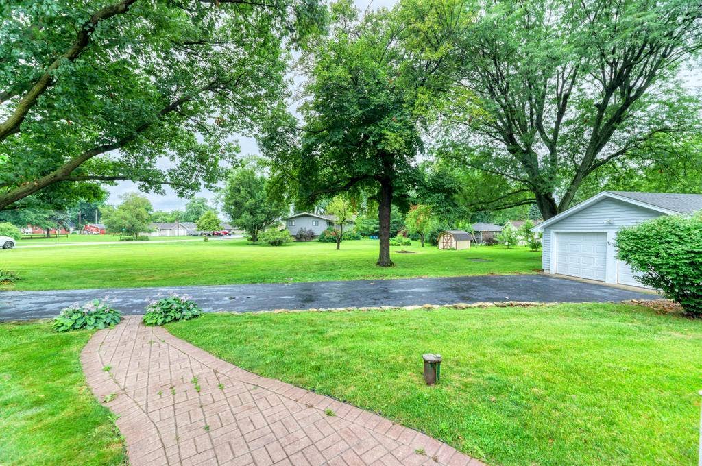 2425 Commonwealth Avenue, Joliet, IL 60435 2425 Commonwealth Avenue, Joliet, IL 60435