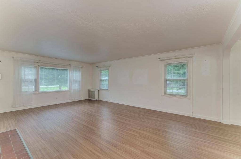 2425 Commonwealth Avenue, Joliet, IL 60435 2425 Commonwealth Avenue, Joliet, IL 60435