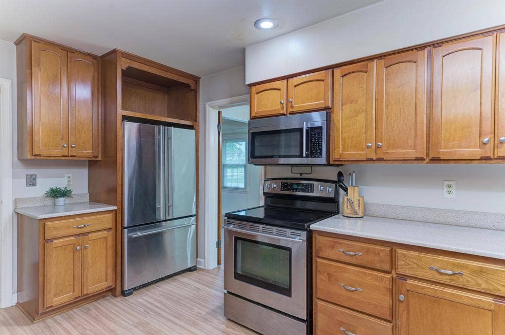 2425 Commonwealth Avenue, Joliet, IL 60435 2425 Commonwealth Avenue, Joliet, IL 60435