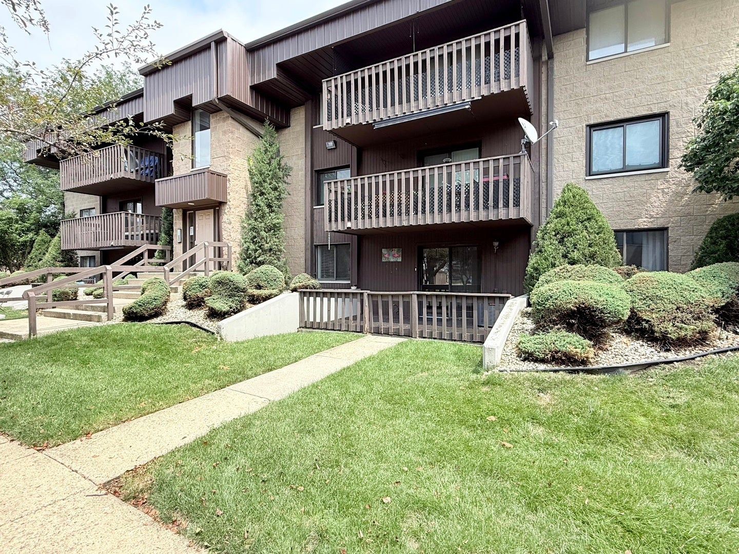 103 Caterpillar Drive, #1C, Joliet, IL 60436 103 Caterpillar Drive, #1C, Joliet, IL 60436