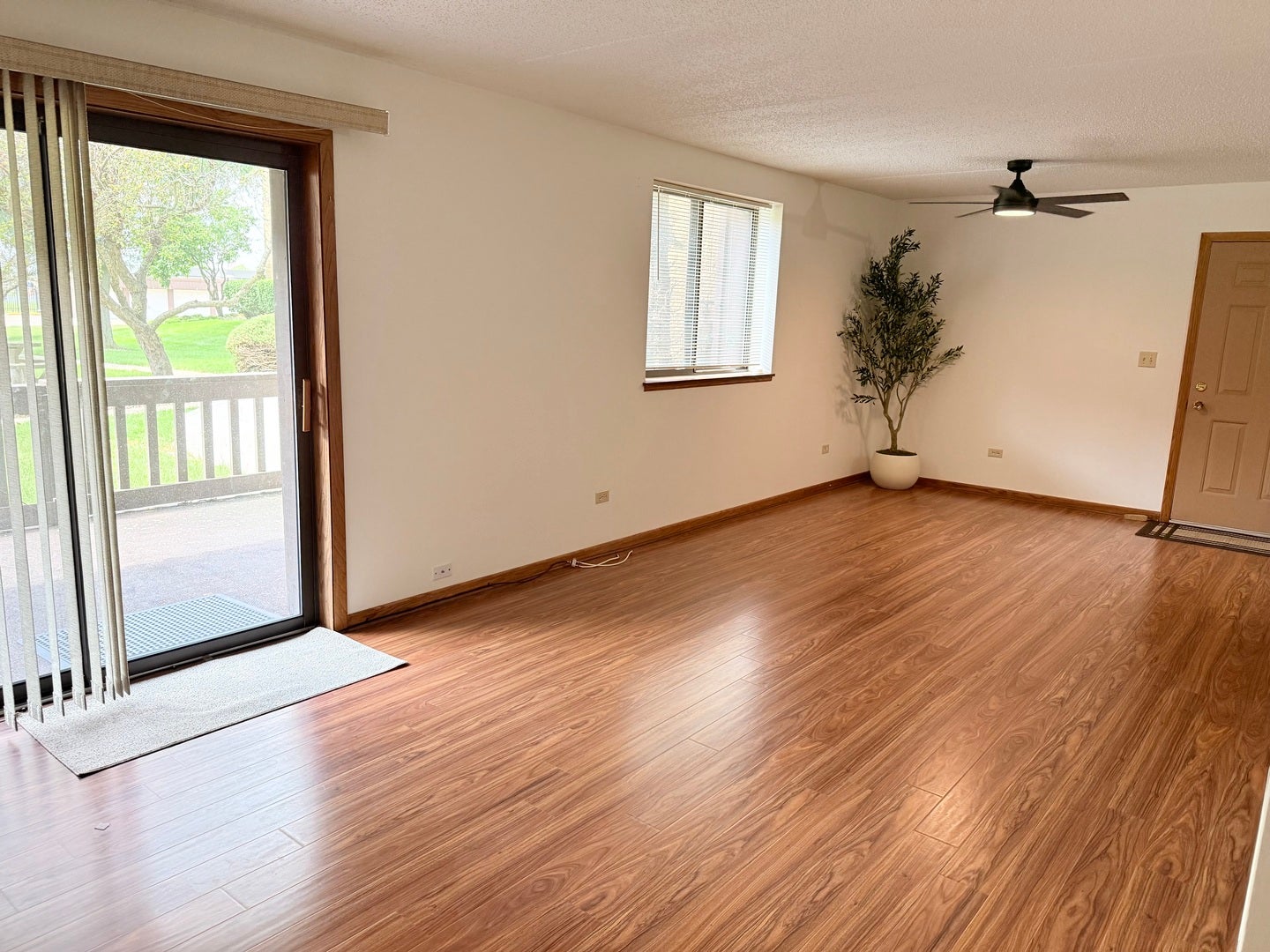 103 Caterpillar Drive, #1C, Joliet, IL 60436 103 Caterpillar Drive, #1C, Joliet, IL 60436