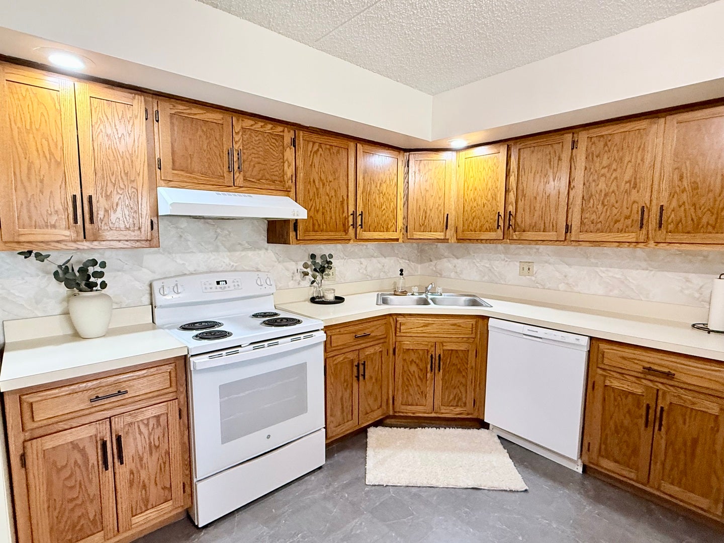 103 Caterpillar Drive, #1C, Joliet, IL 60436 103 Caterpillar Drive, #1C, Joliet, IL 60436