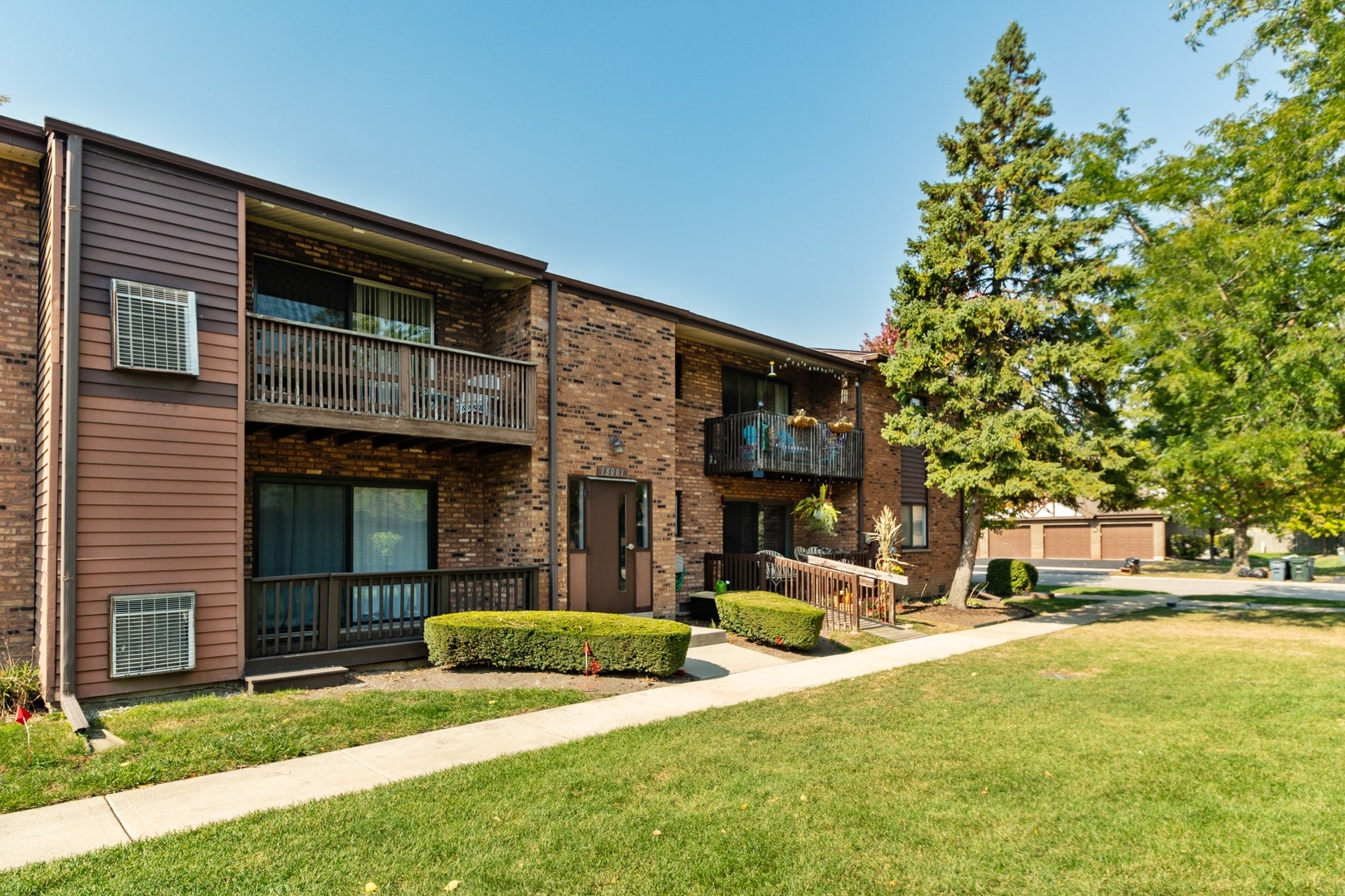 18001 Oak Park Avenue, #D, Tinley Park, IL 60477