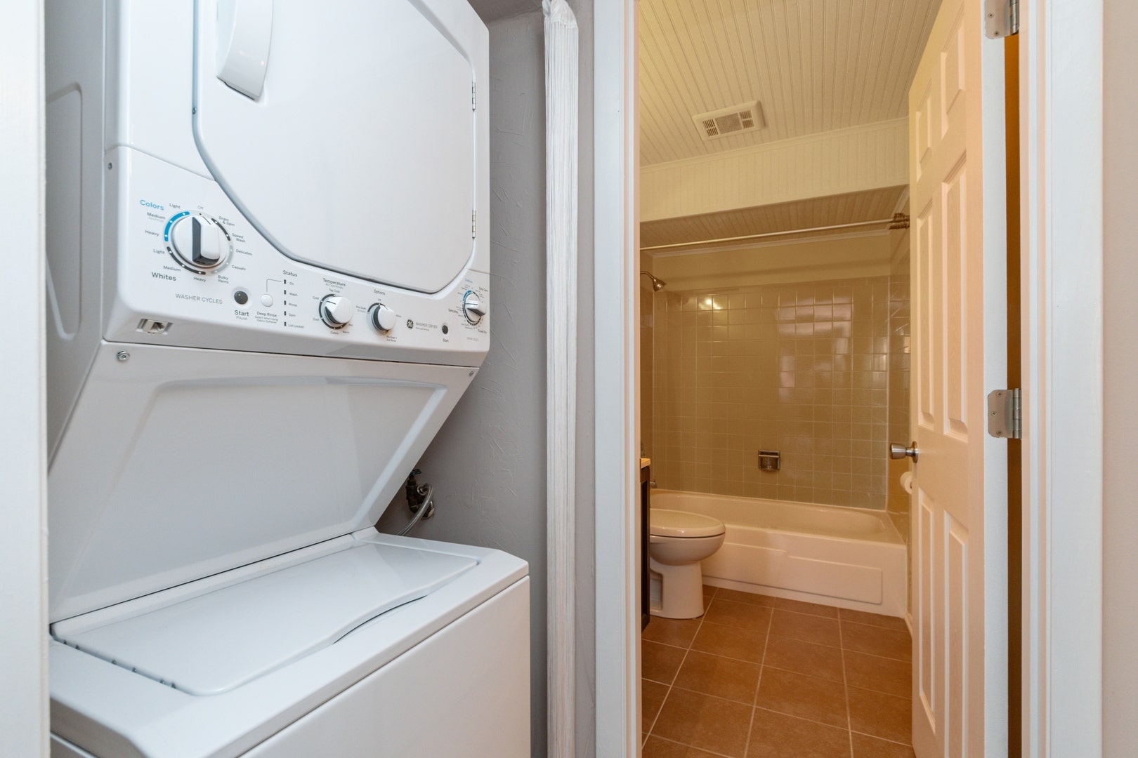 18001 Oak Park Avenue, #D, Tinley Park, IL 60477