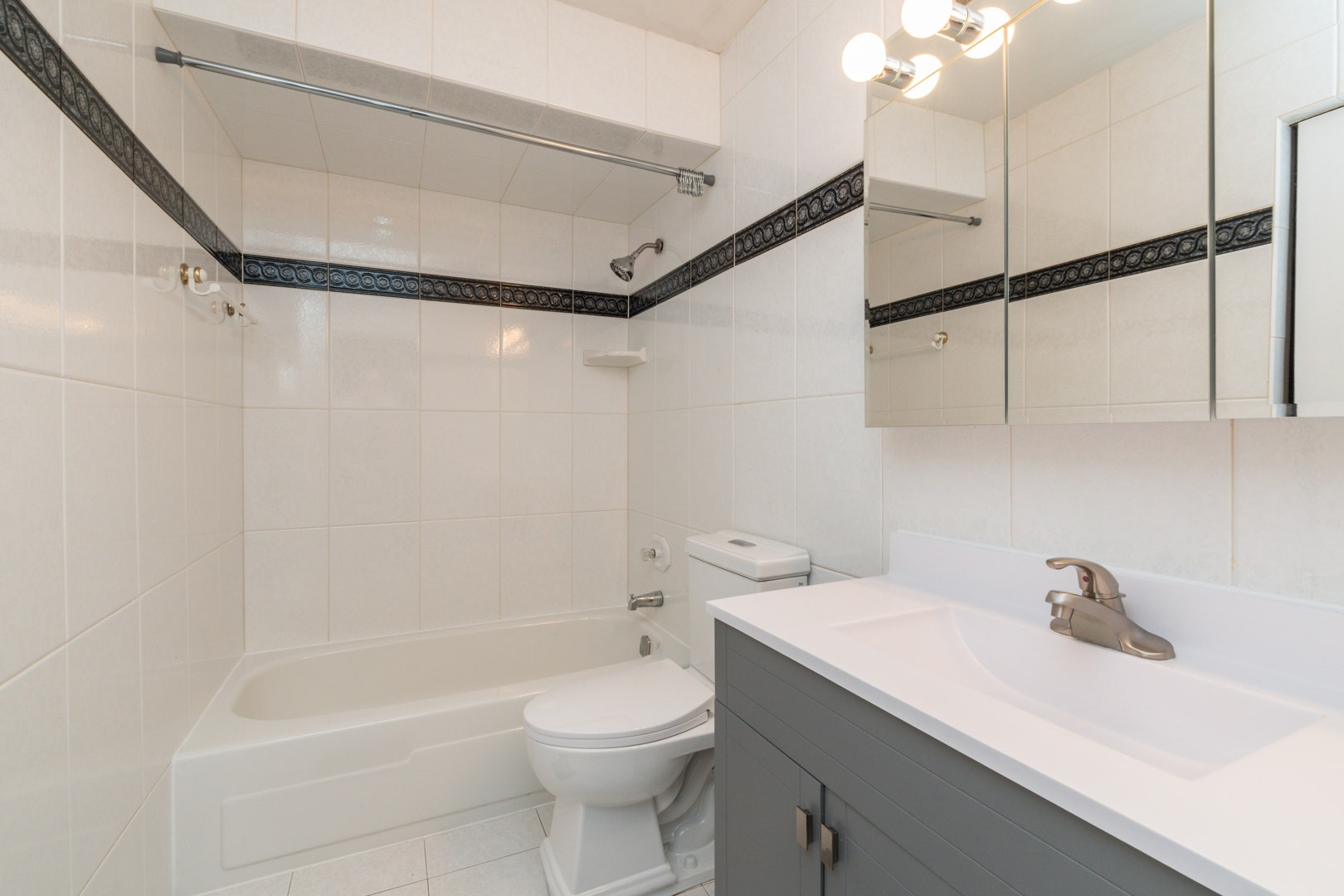 18001 Oak Park Avenue, #D, Tinley Park, IL 60477