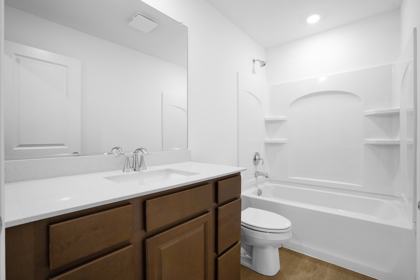 561 Arye Drive, Elgin, IL 60124 561 Arye Drive, Elgin, IL 60124
