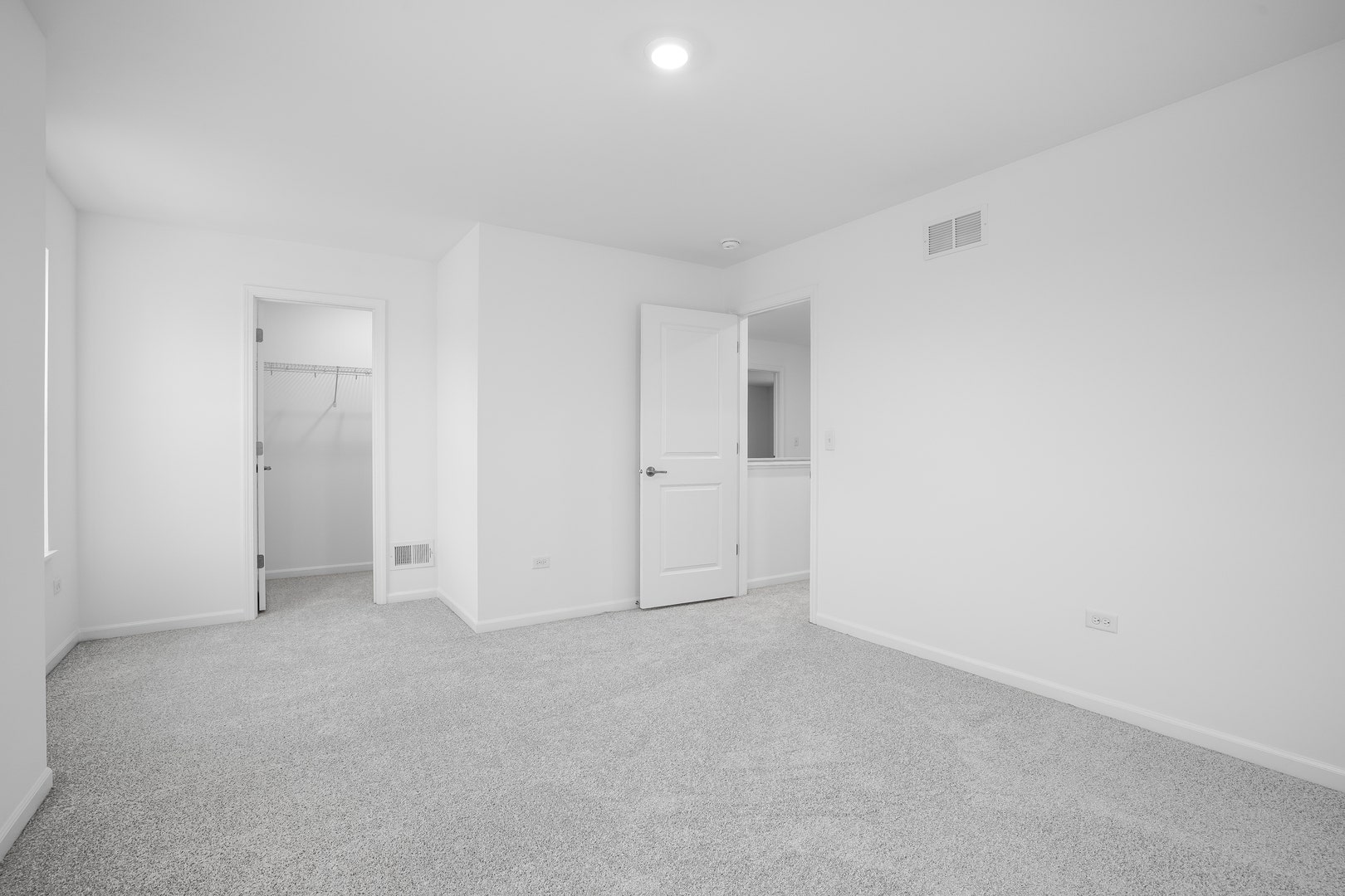 561 Arye Drive, Elgin, IL 60124 561 Arye Drive, Elgin, IL 60124