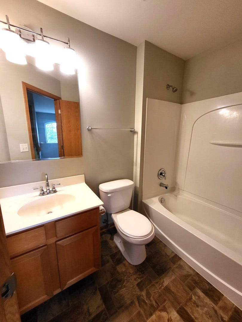 3348 Cameron Drive, Elgin, IL 60124 3348 Cameron Drive, Elgin, IL 60124