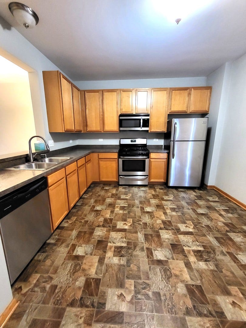 3348 Cameron Drive, Elgin, IL 60124 3348 Cameron Drive, Elgin, IL 60124