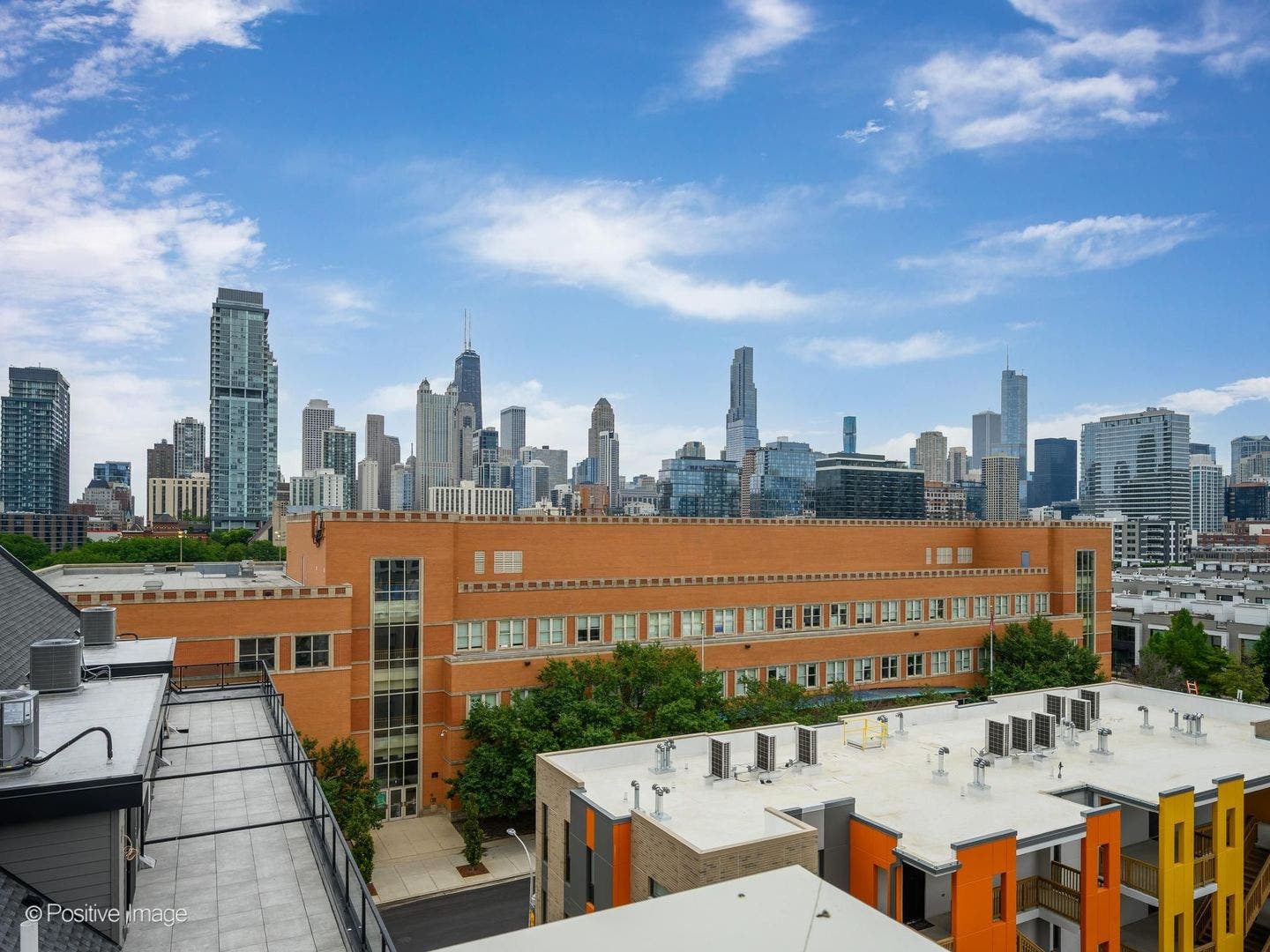515 W Elm Street, #502, Chicago, IL 60610