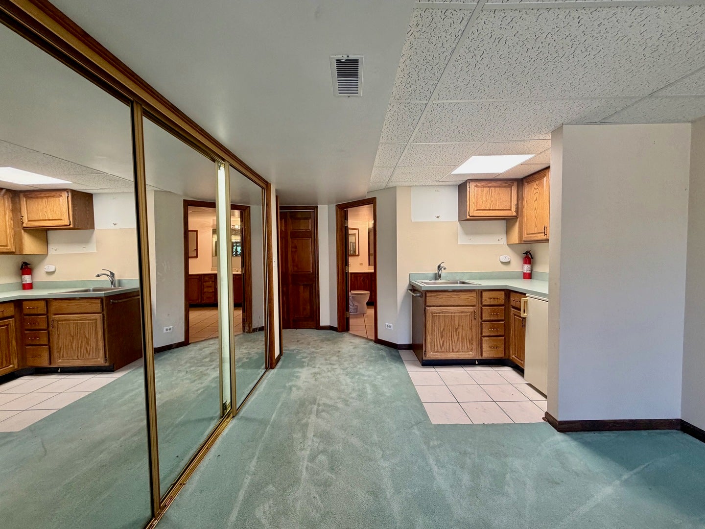 1 Genesee Court, Bolingbrook, IL 60440