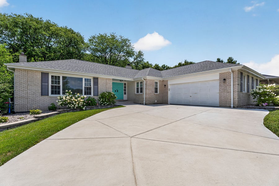 Property photo for 7449 W Ute Lane, Palos Heights, IL