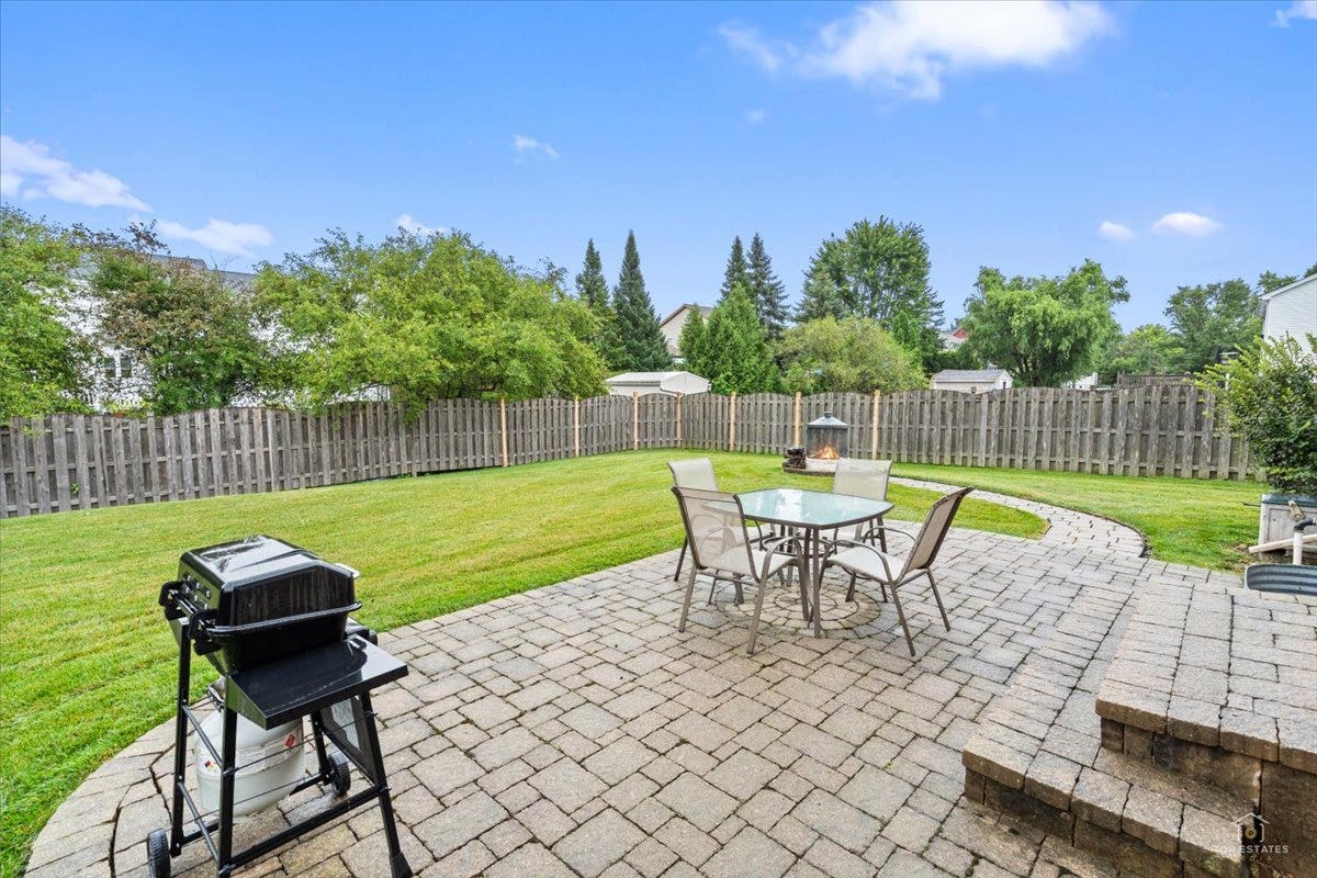 771 Red Barn Lane, Elgin, IL 60124 771 Red Barn Lane, Elgin, IL 60124