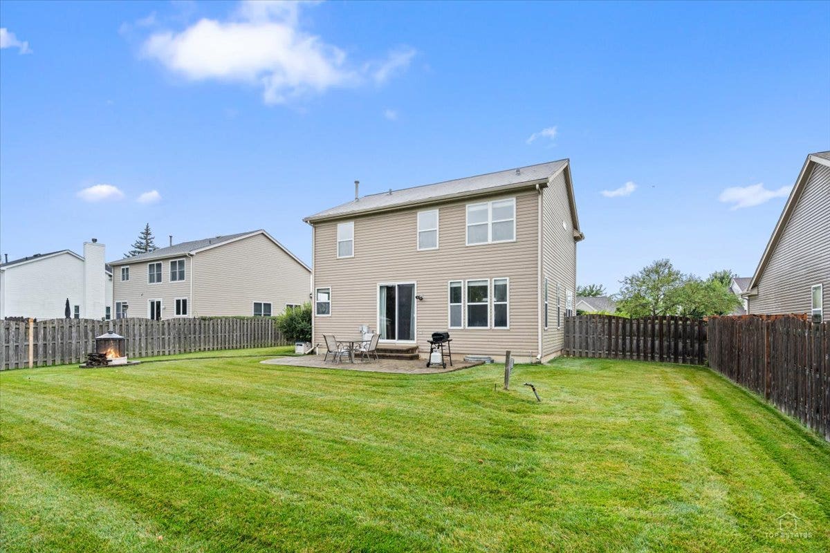 771 Red Barn Lane, Elgin, IL 60124 771 Red Barn Lane, Elgin, IL 60124