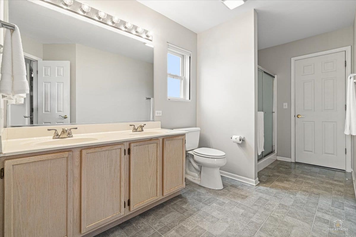 771 Red Barn Lane, Elgin, IL 60124 771 Red Barn Lane, Elgin, IL 60124