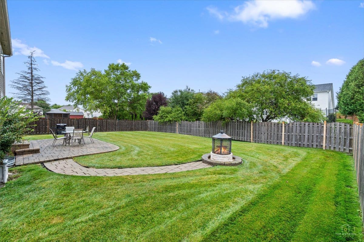 771 Red Barn Lane, Elgin, IL 60124 771 Red Barn Lane, Elgin, IL 60124