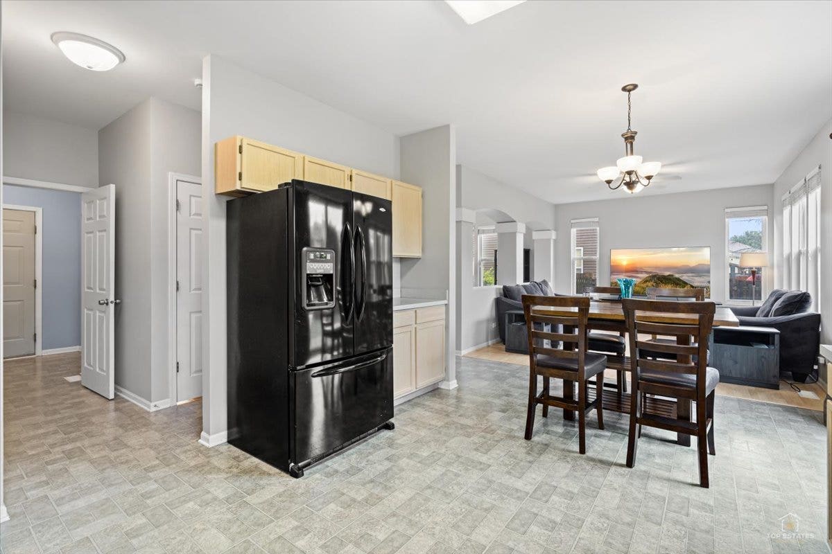 771 Red Barn Lane, Elgin, IL 60124 771 Red Barn Lane, Elgin, IL 60124