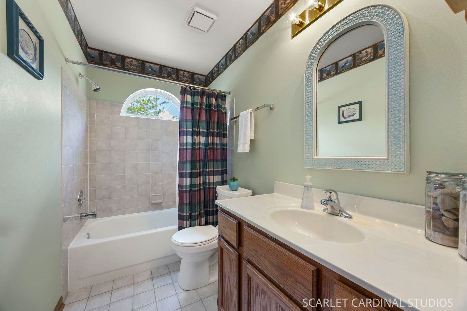 127 Forestview Lane, Aurora, IL 60502