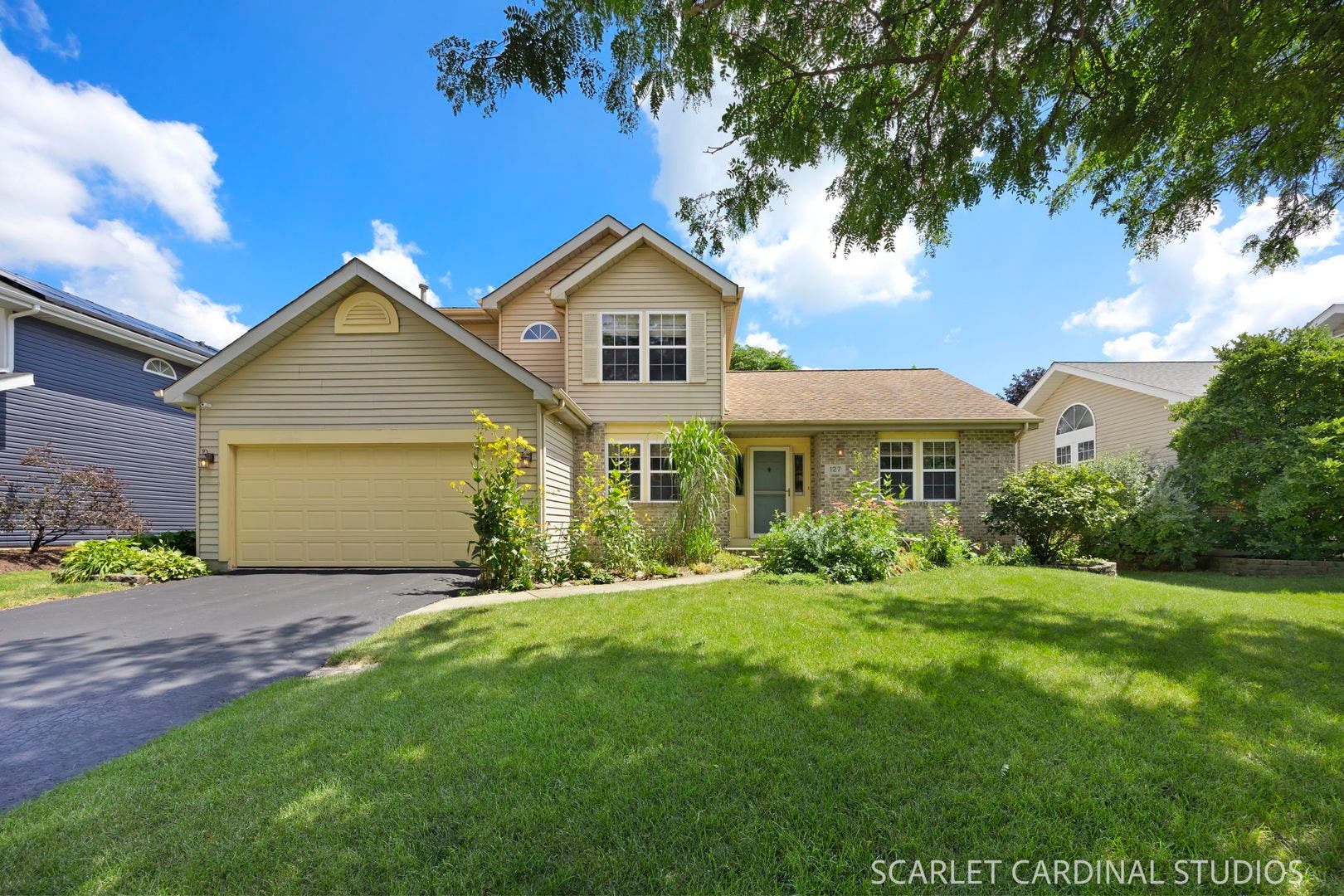127 Forestview Lane, Aurora, IL 60502