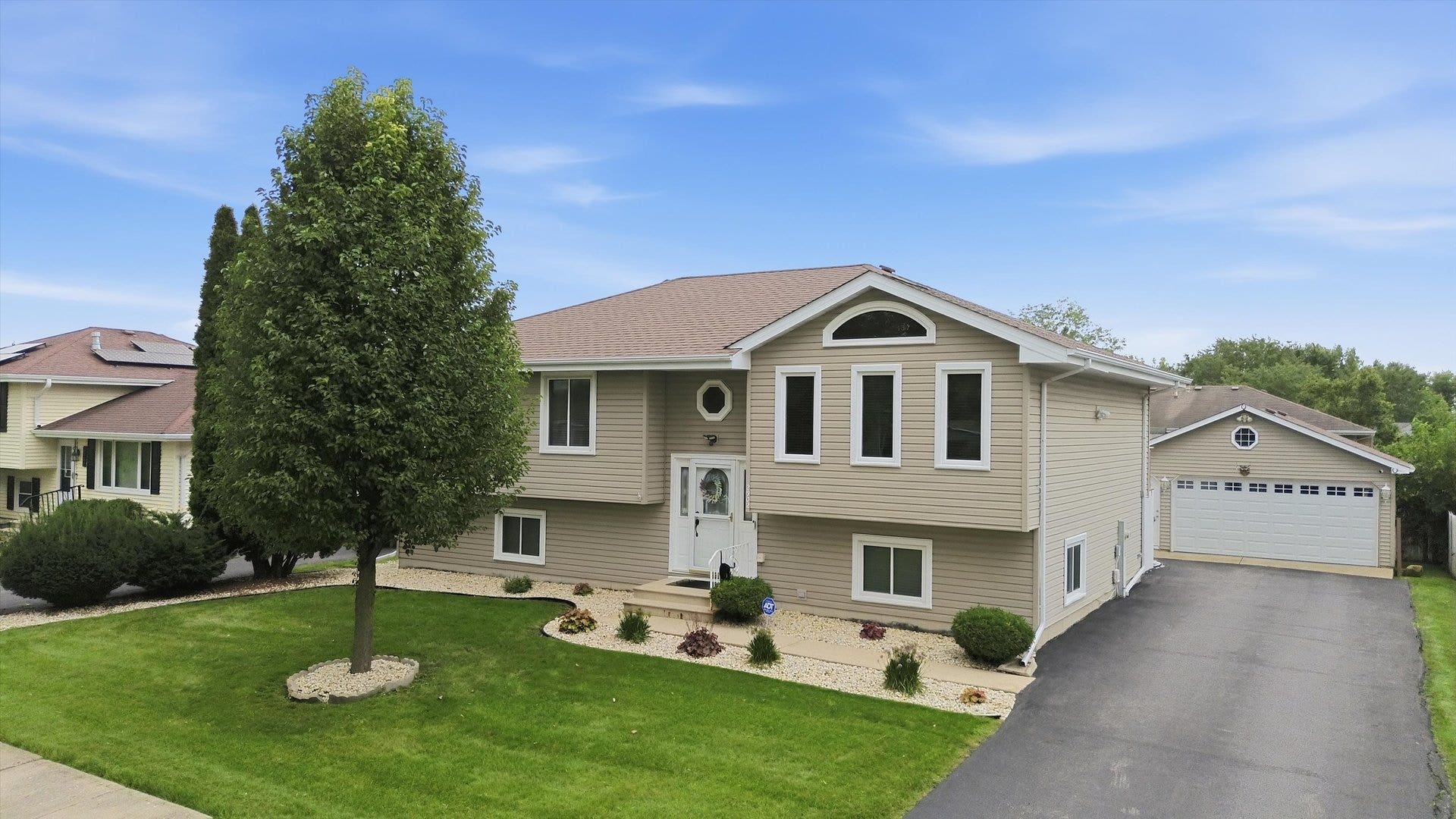 2902 Streitz Drive, Joliet, IL 60435 2902 Streitz Drive, Joliet, IL 60435
