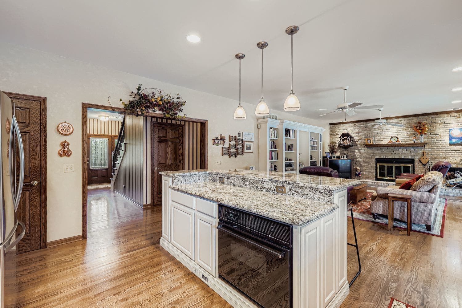 13N441 Coombs Road, Elgin, IL 60124 13N441 Coombs Road, Elgin, IL 60124