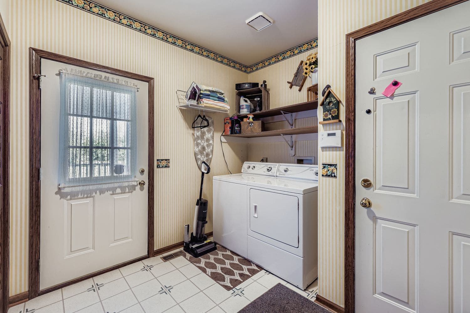 13N441 Coombs Road, Elgin, IL 60124 13N441 Coombs Road, Elgin, IL 60124