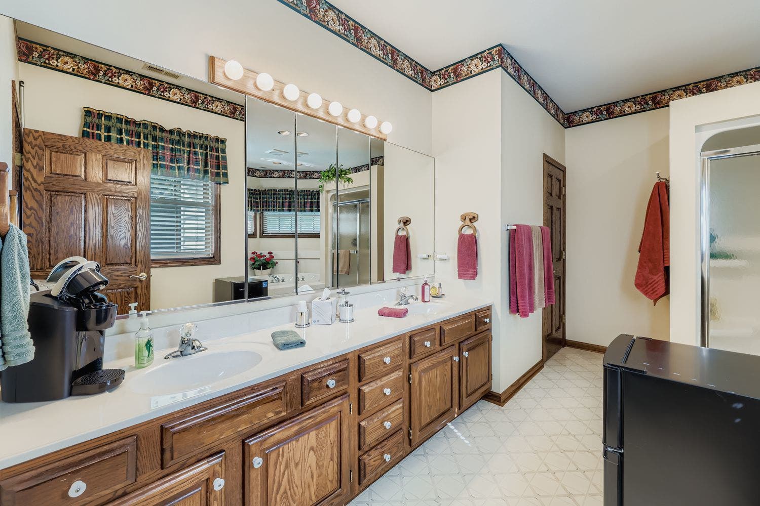 13N441 Coombs Road, Elgin, IL 60124 13N441 Coombs Road, Elgin, IL 60124